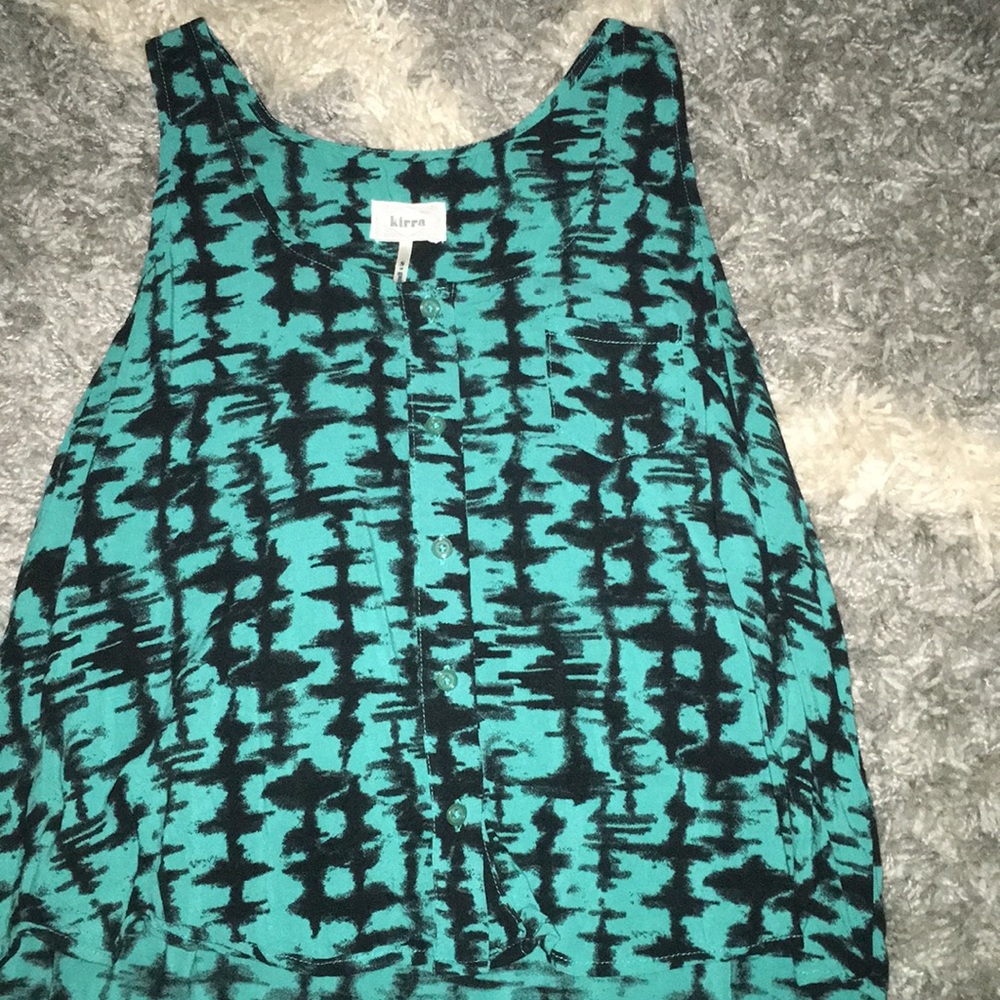 Black and blue crop tank